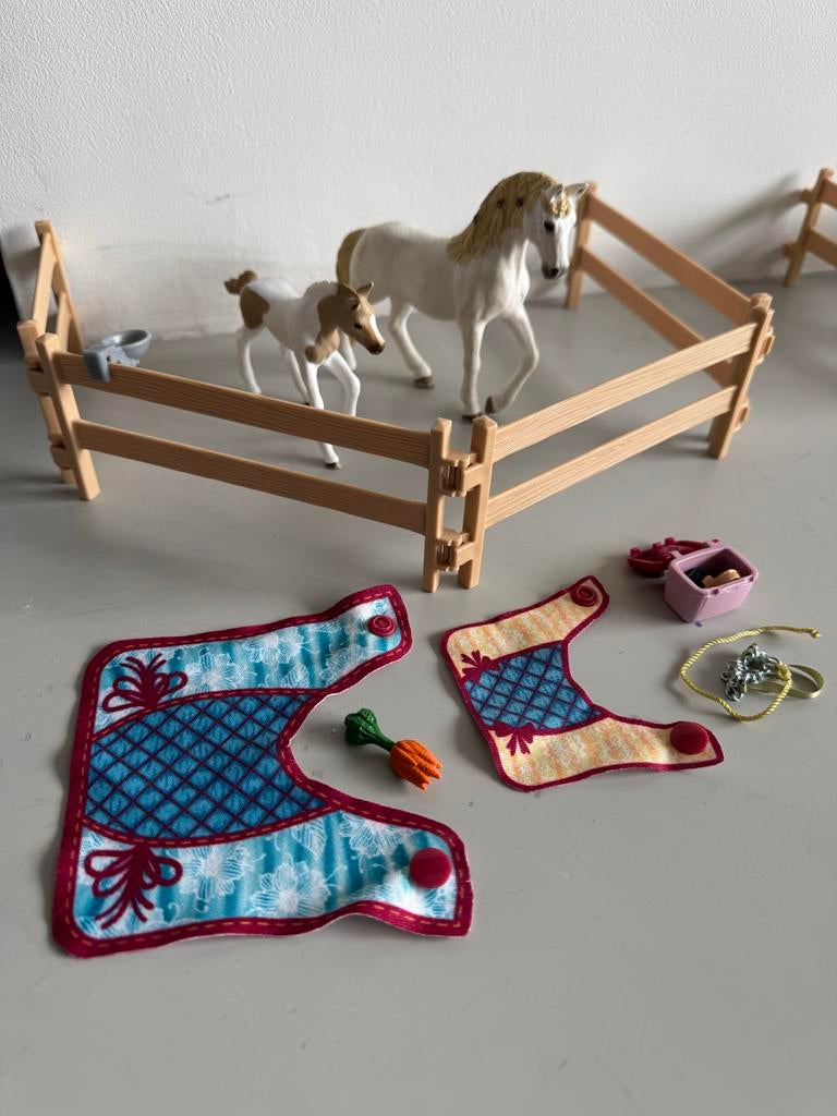 Schleich Paard Veulen Paddock Dekens Wortels Accessoires, Ophalen of Verzenden, Gebruikt, Jongen of Meisje