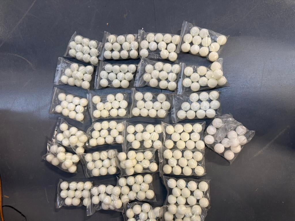 tafelvoetbal ballen kunststof wit (nieuwe), Ophalen of Verzenden, Nieuw