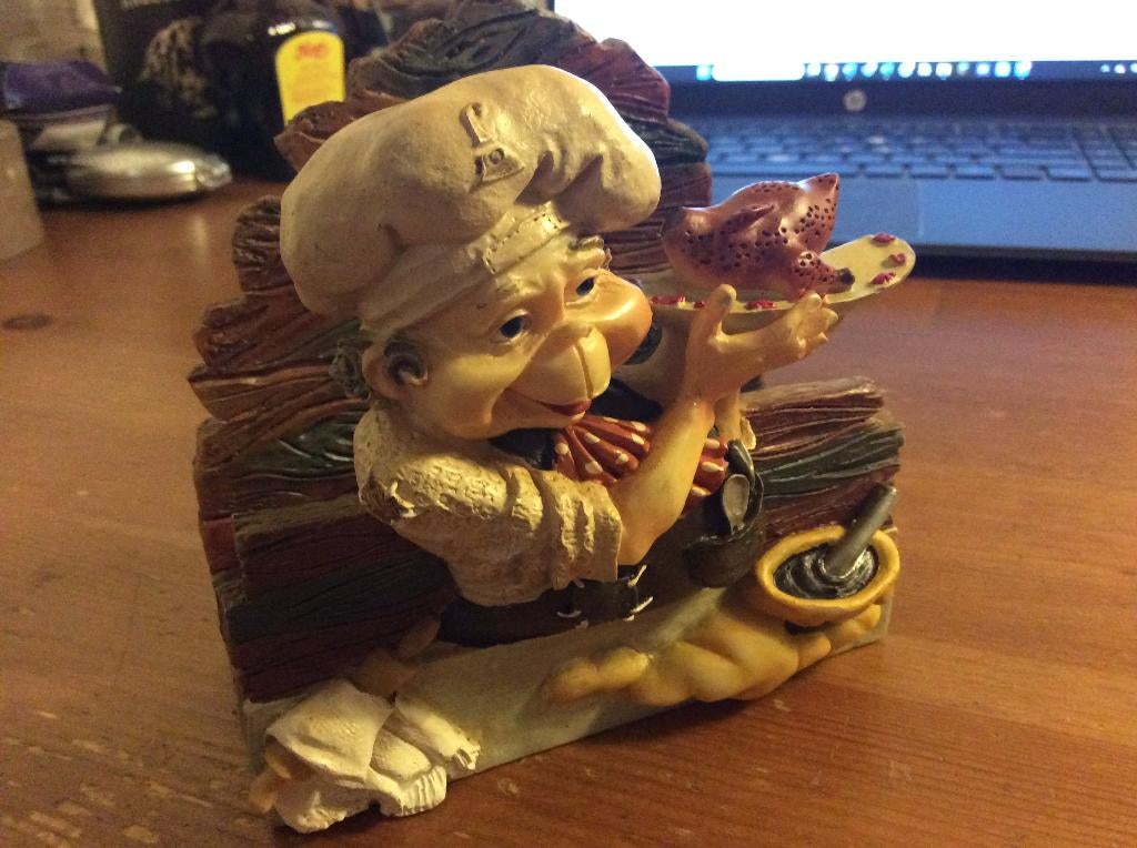 Volk van Laaf Servethouder Kok. Efteling. 1999. Nr. A. 44822, Ophalen of Verzenden, Gebruikt, Beeldje of Poppetje