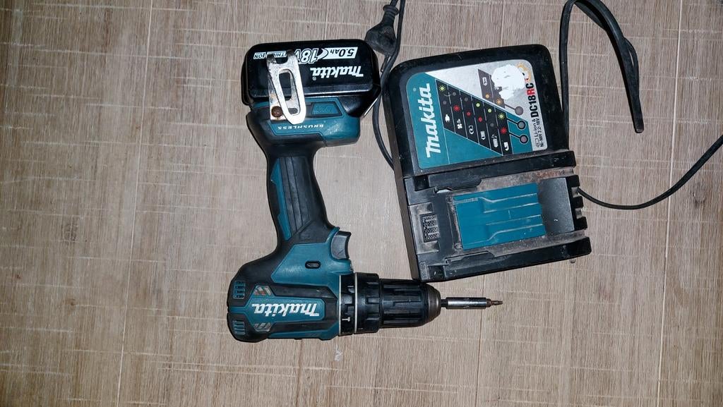 Makita DDF484 Boor-/Schroefmachine met Accu en Lader, Gebruikt, Variabele snelheid, Ophalen of Verzenden, Boor- en Schroefmachine