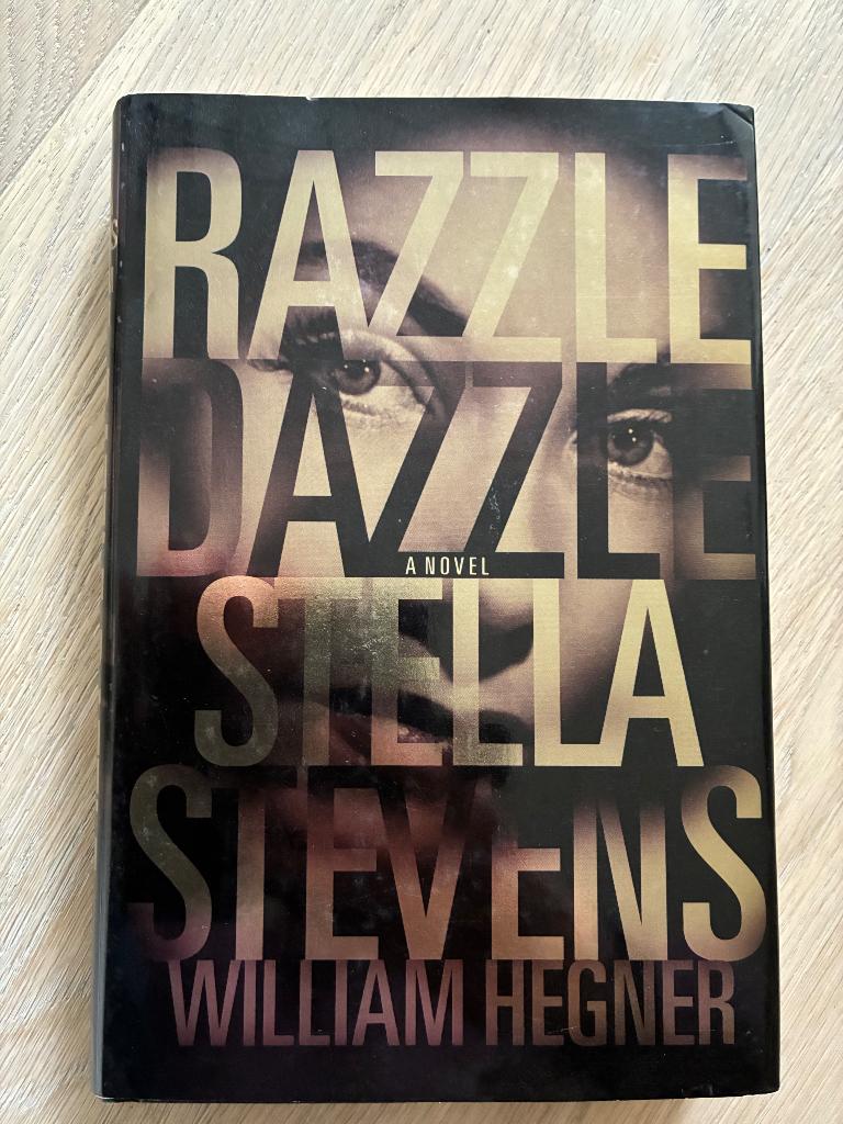 Stella Stevens Razzle Dazzle gesigneerd boek Elvis Presley, Nieuw, Ophalen of Verzenden, Film, Tv en Media, Stella Stevens