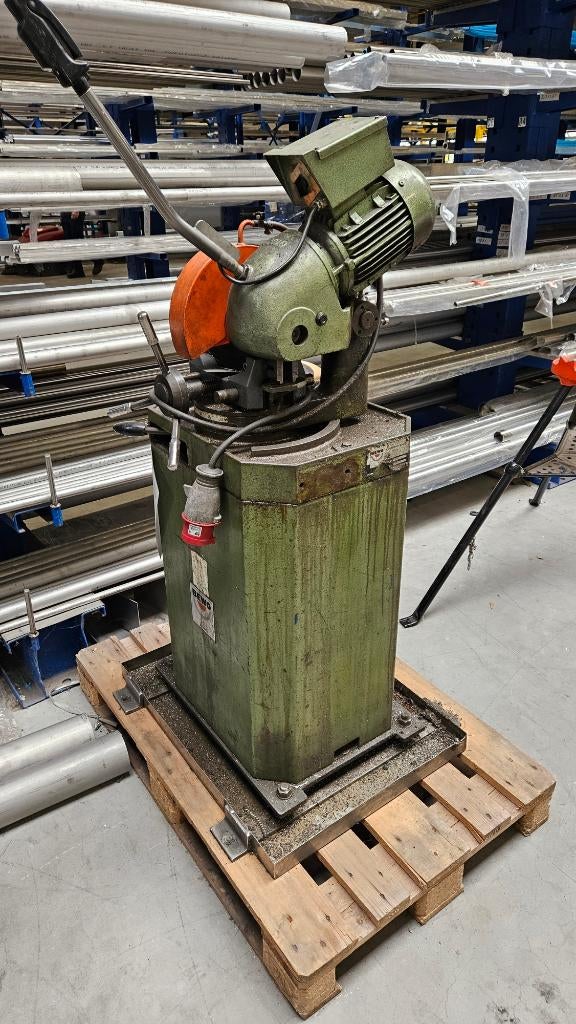 Bewo metaal cirkelzaagmachine 250, Doe-het-zelf en Verbouw, Gereedschap | Zaagmachines, Gebruikt, Cirkelzaag, 1200 watt of meer