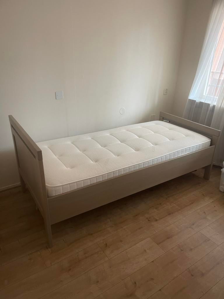 Eenpersoonsbed met matras - Zo goed als nieuw, Ophalen, Gebruikt, 90 cm, Eenpersoons