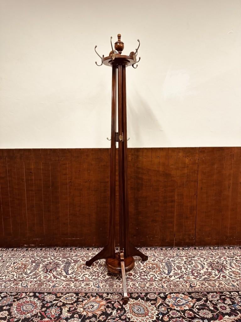 Klassiek Engelse Kapstok, Ophalen