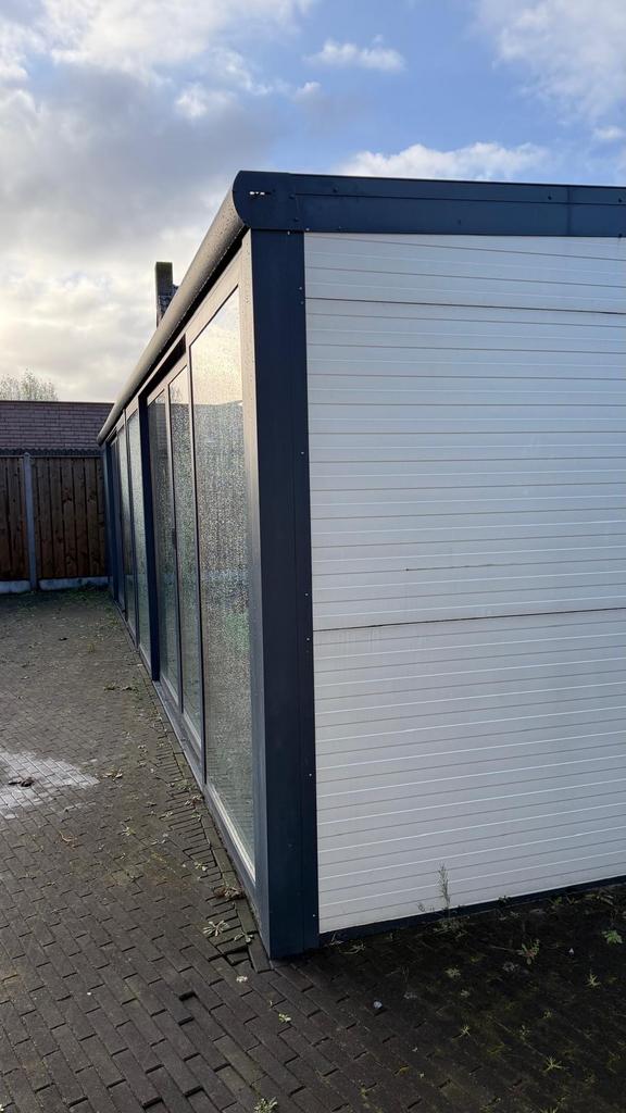 Grote berging met glazen schuifdeuren, Ophalen of Verzenden, Gebruikt, Metaal, Overige typen