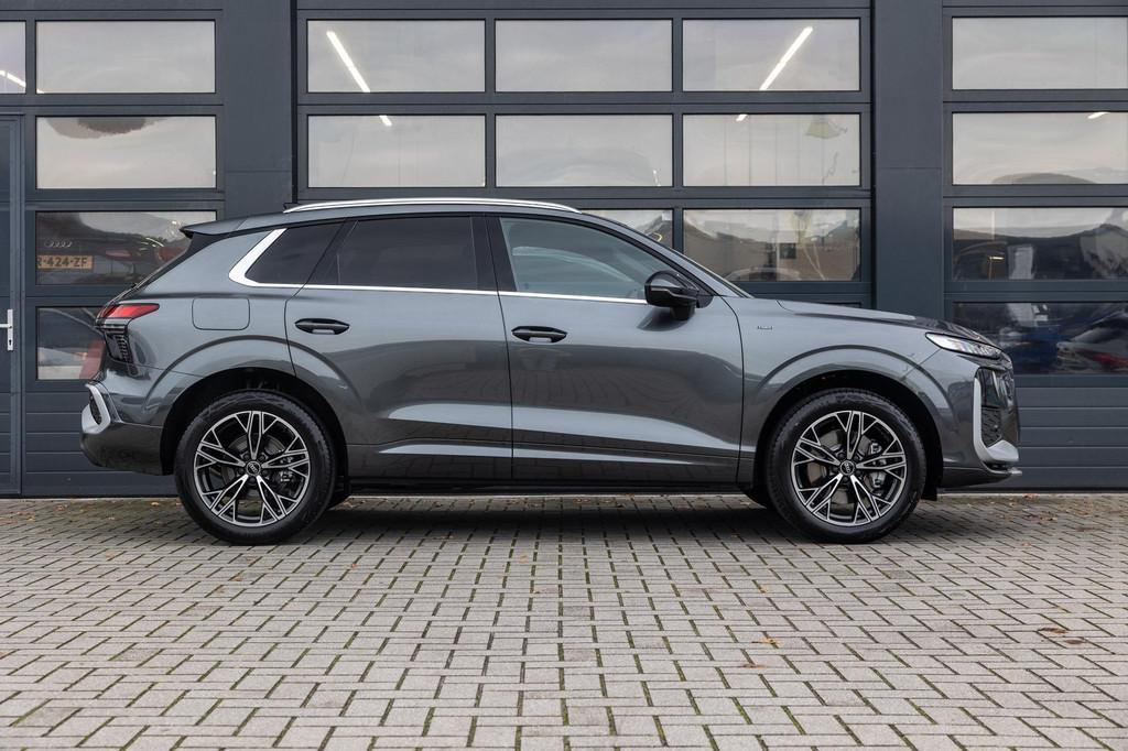Audi Q3 1.5 272pk e-hybrid S Edition | Tech Pack Plus | 19", 12 maanden, 1800 kg, 1498 cc, 4 cilinders