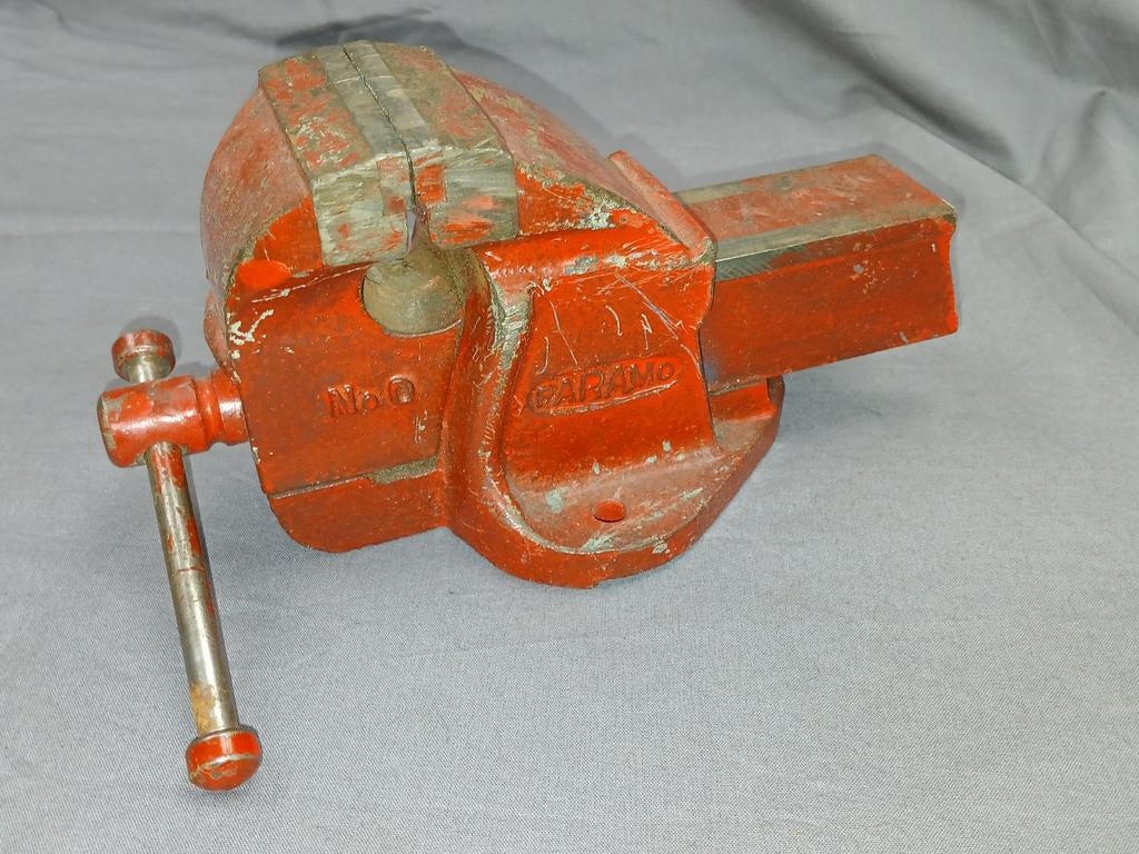 Kleine bankschroef 6CM bekken, Ophalen of Verzenden