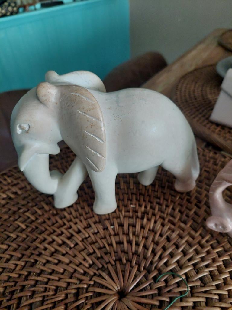 Olifanten natuurstenen, Verzamelen, Beelden en Beeldjes, Ophalen, Zo goed als nieuw, Dier