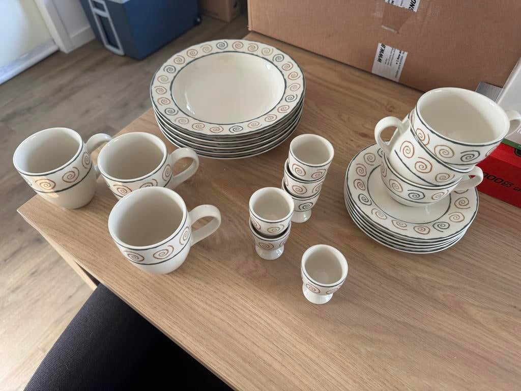 Royal Orchid Servies (bijna gratis), Ophalen, Gebruikt, Keramiek, Overige typen