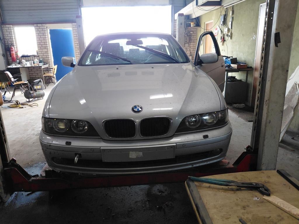 Deze bmw E39 520i word gedemonteerd, Auto-onderdelen, Ophalen of Verzenden, BMW