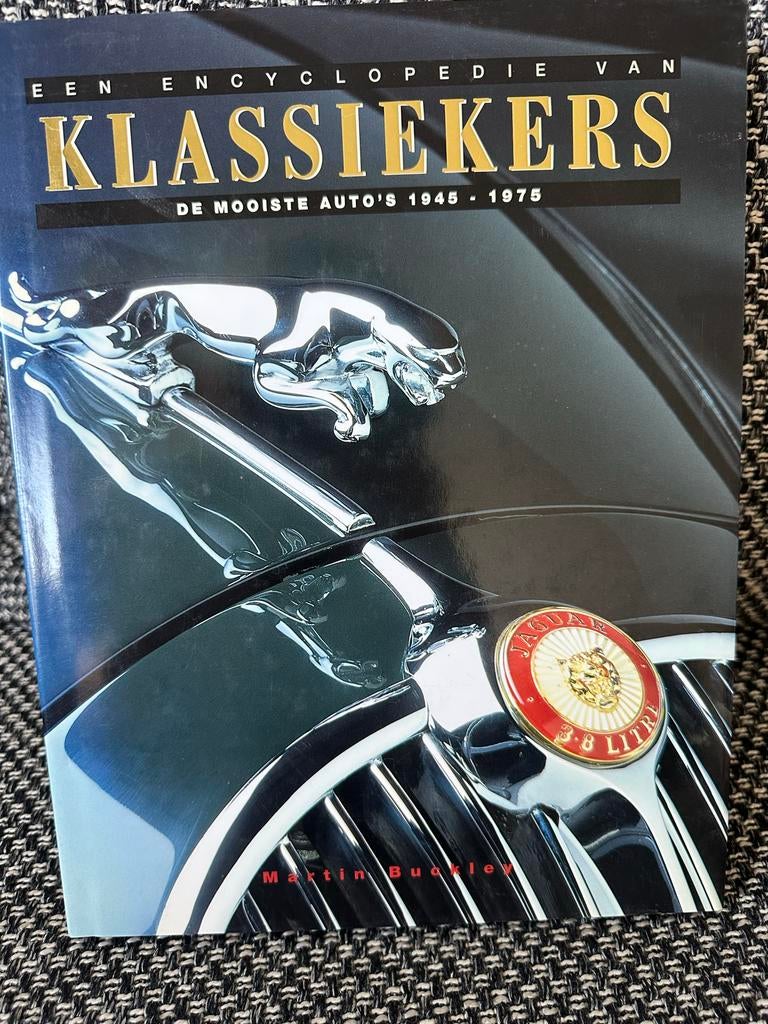Encyclopedie van Klassiekers: De Mooiste Auto's 1945-1975, Ophalen of Verzenden, Gelezen, Algemeen