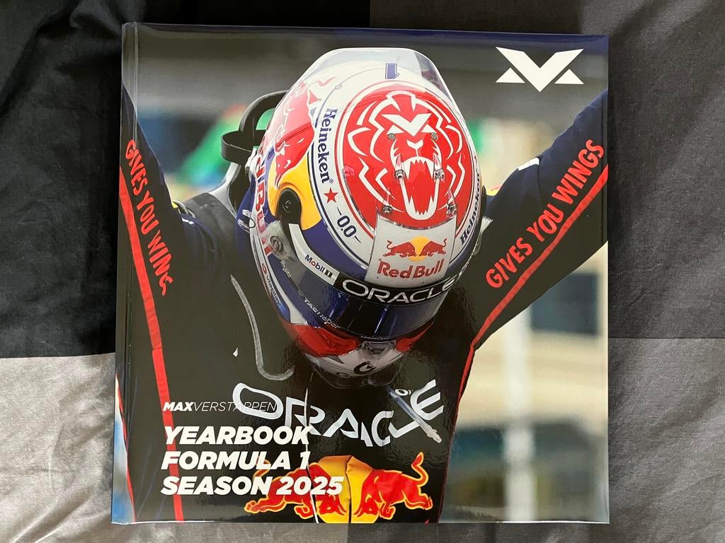 Max Verstappen Yearbook 2025, officieel jaarboek 2025., Ophalen of Verzenden, Zo goed als nieuw, Formule 1