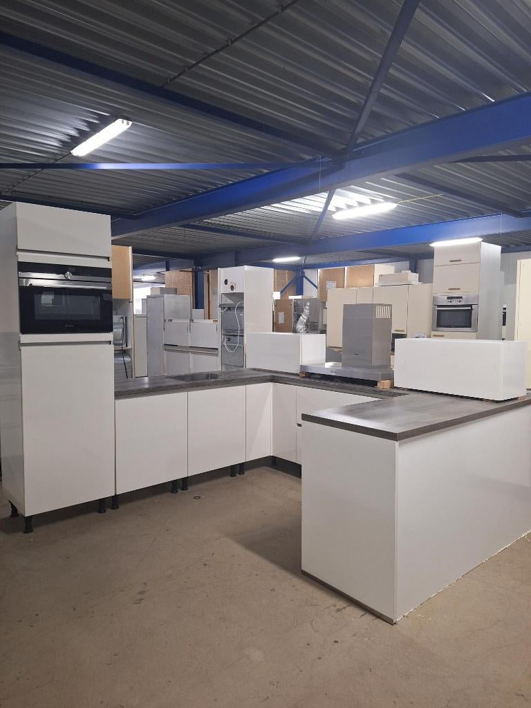 keuken Compleet met APP 120Keukens op voorraad 2913, Ophalen of Verzenden, Zo goed als nieuw, Overige typen, Met kookeiland