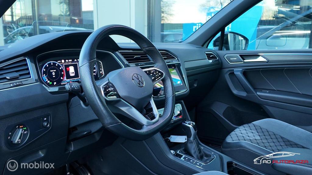 Volkswagen Tiguan 1.5 TSI 3x R-Line Panorama/Harman Kardon/K, 15 km/l, 1498 cc, Zwart, 4 cilinders