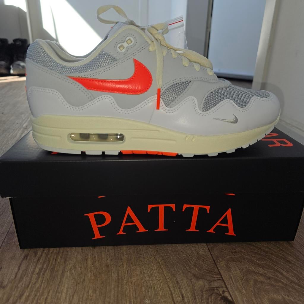 Nike Air Max 1 Patta Hyper Crimson - Maat 43, Ophalen of Verzenden, Zo goed als nieuw, Overige kleuren