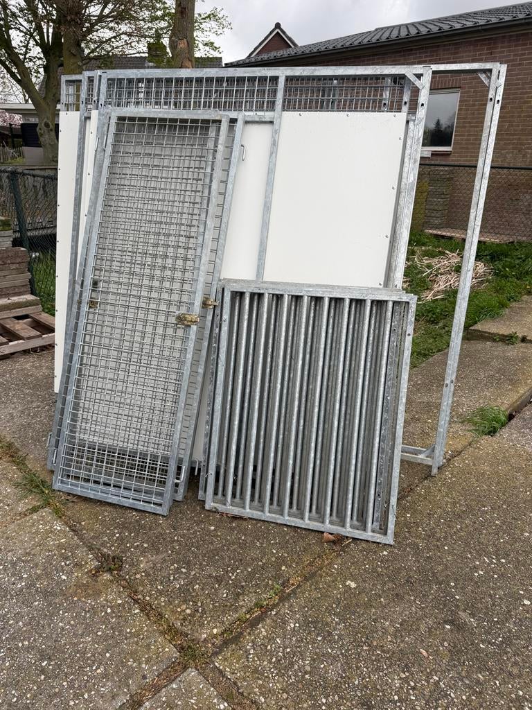 Hondenkennel, Ophalen of Verzenden, Zo goed als nieuw