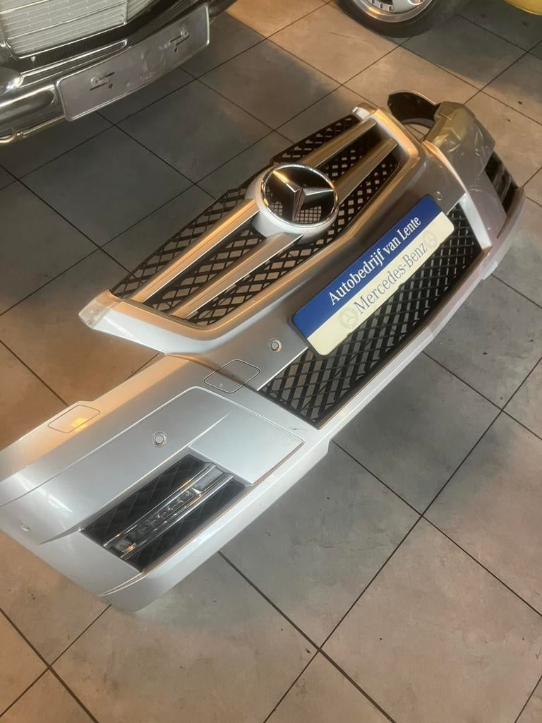 Bumper, mercedes Glk w204 X, Auto-onderdelen, Carrosserie en Plaatwerk, Ophalen of Verzenden, Voor, Bumper