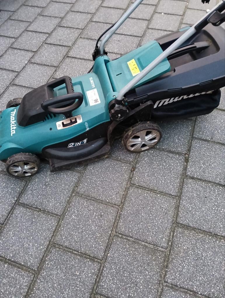 Te koop zgan makita grasmaaier, Ophalen, Zo goed als nieuw