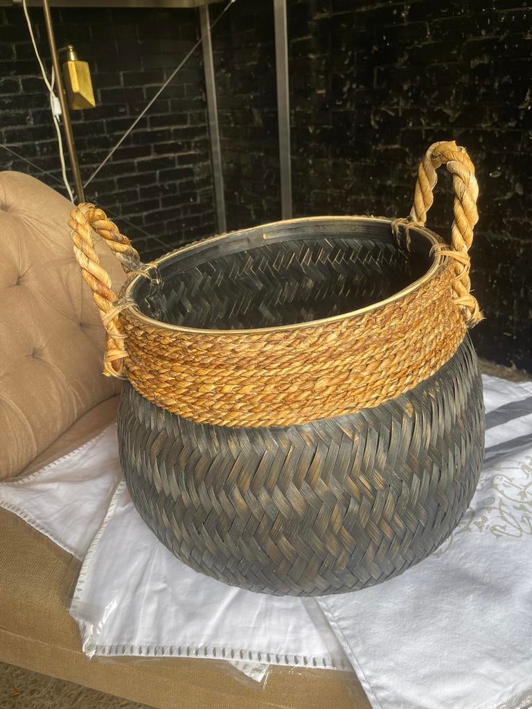 Rieten mand zwart met naturel handvatten, Huis en Inrichting, Gebruikt, Mand, Rond, Ophalen of Verzenden