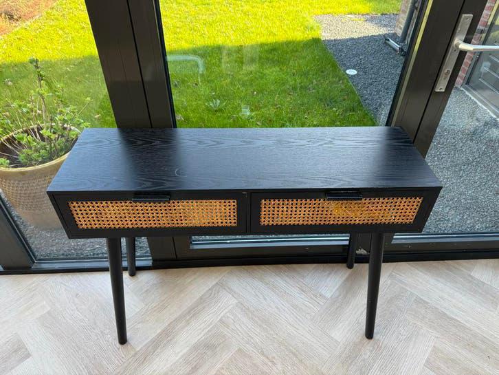 Zwart sidetable met rotan lades, Huis en Inrichting, Tafels | Sidetables, Ophalen, Gebruikt, 50 tot 100 cm, Overige houtsoorten