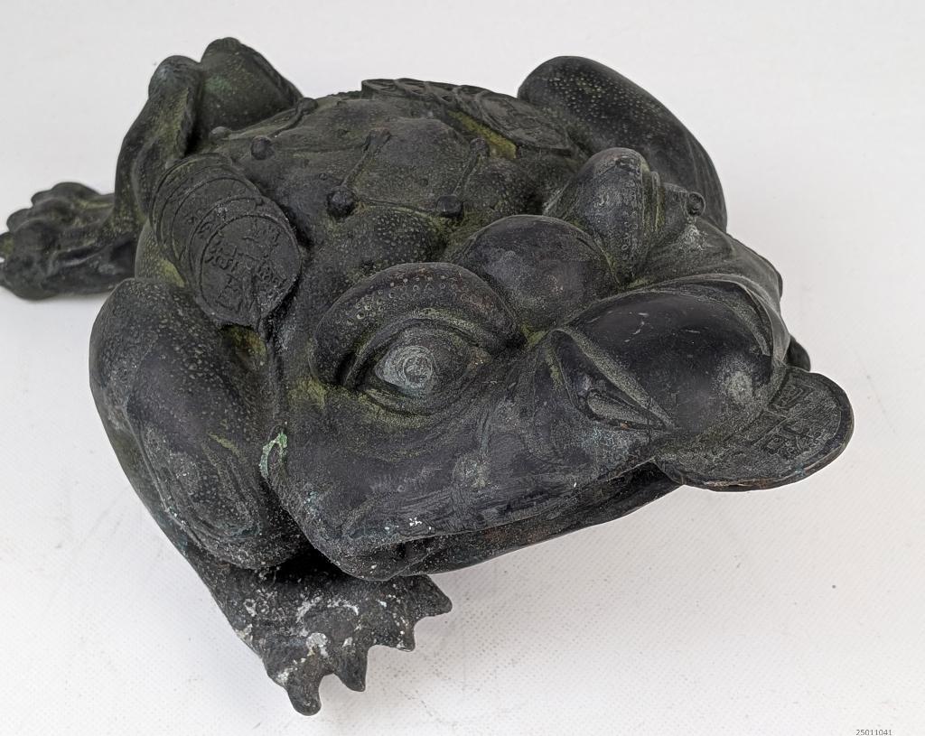 Groot beeld van een feng shui geldpad (Chan Chu of, Antiek en Kunst, Antiek | Koper en Brons, Ophalen, Brons