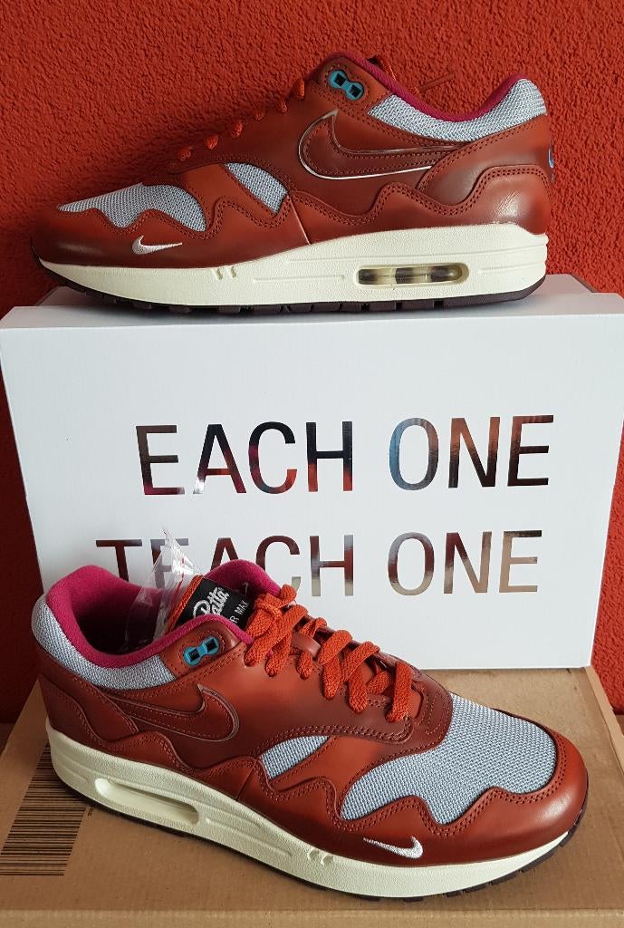 PATTA x NIKE AIR MAX "DARK RUSSETT" (2022) - maat 44 - nieuw, Bruin, Nieuw, Ophalen of Verzenden, Sneakers of Gympen