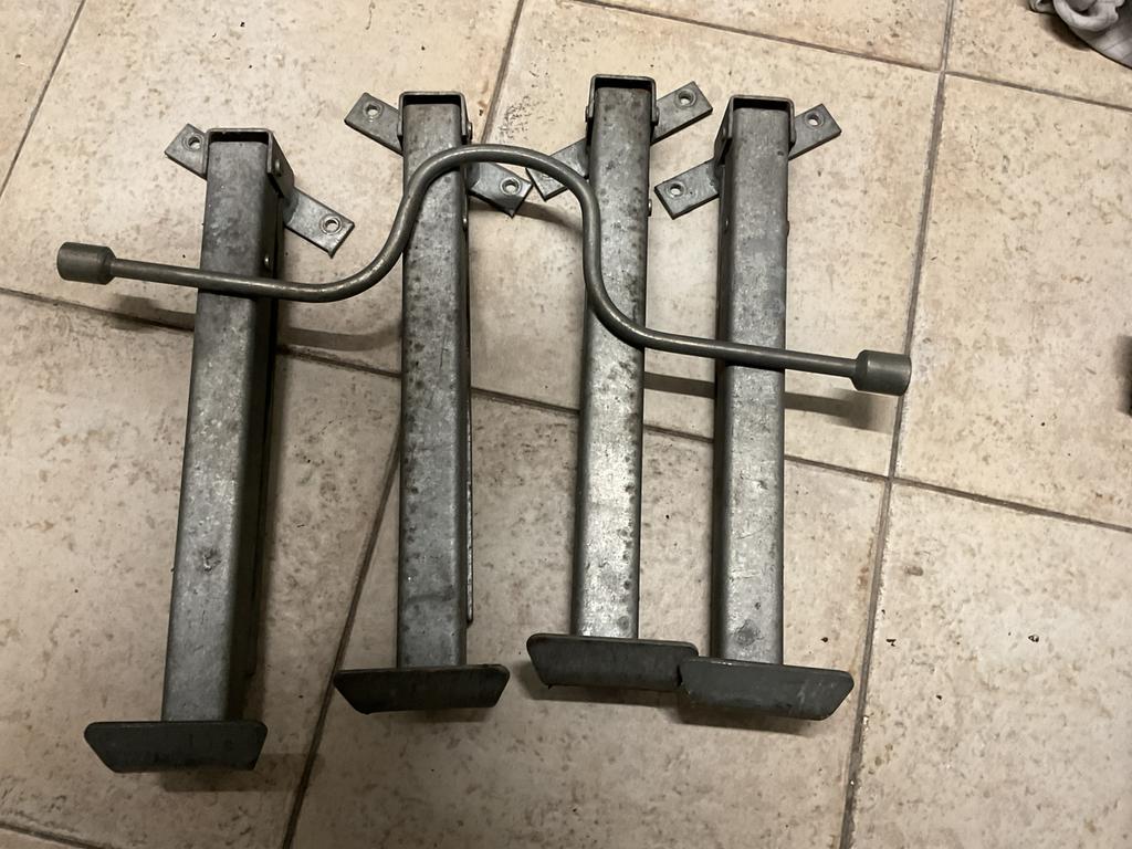 Te koop. Vier uitdraai pootjes. Voor. De jamet, Ophalen of Verzenden, Gebruikt