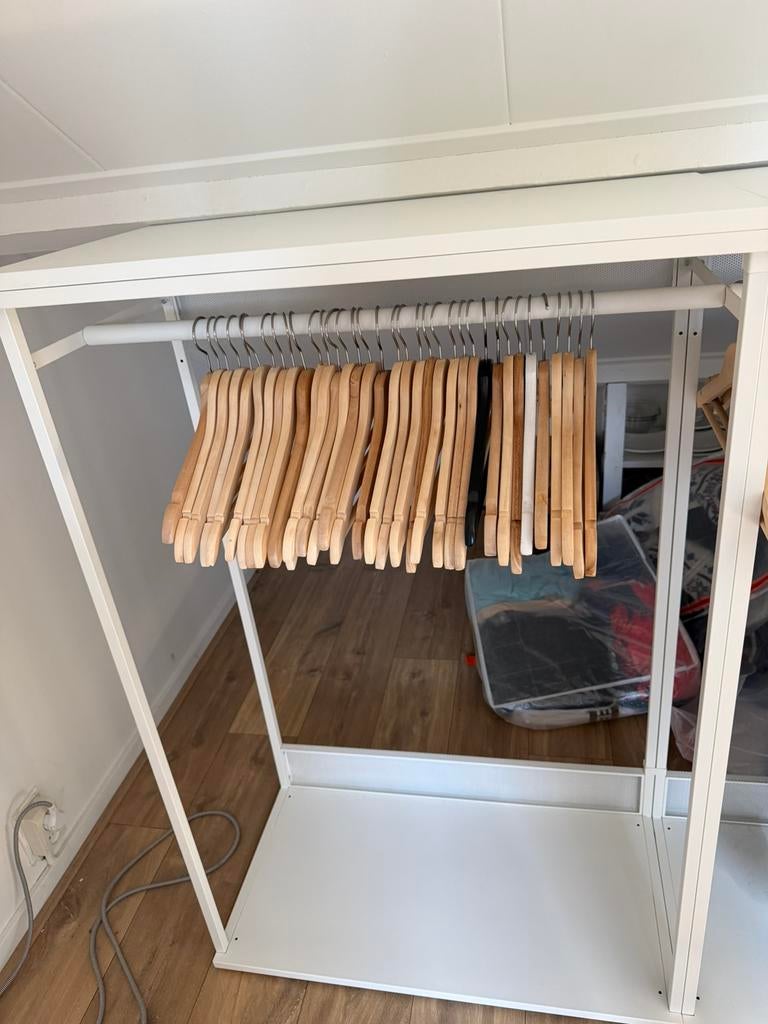 4x beschikbaar kledingrekken Platsa van Ikea, Huis en Inrichting, Kasten | Kledingkasten, Ophalen, 100 tot 150 cm, 50 tot 100 cm