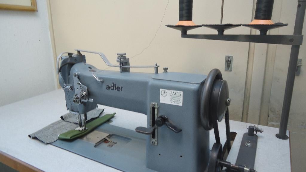 Industrie Naaimachine Adler 2 Voudig transport, Overige merken, Gebruikt, Ophalen of Verzenden, Naaimachine