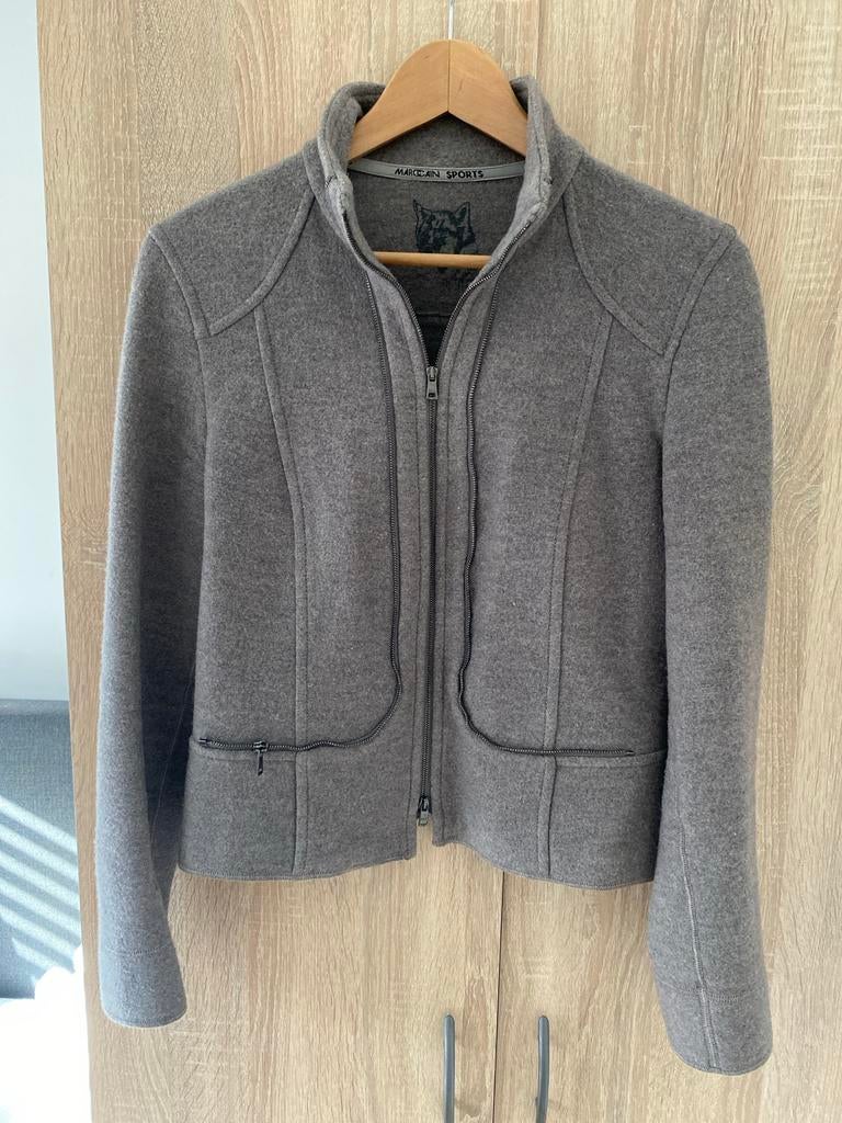 Marc Cain Sports jasje grijs maat N3 valt als maat 36, Kleding | Dames, Ophalen of Verzenden, Gedragen, Maat 34 (XS) of kleiner