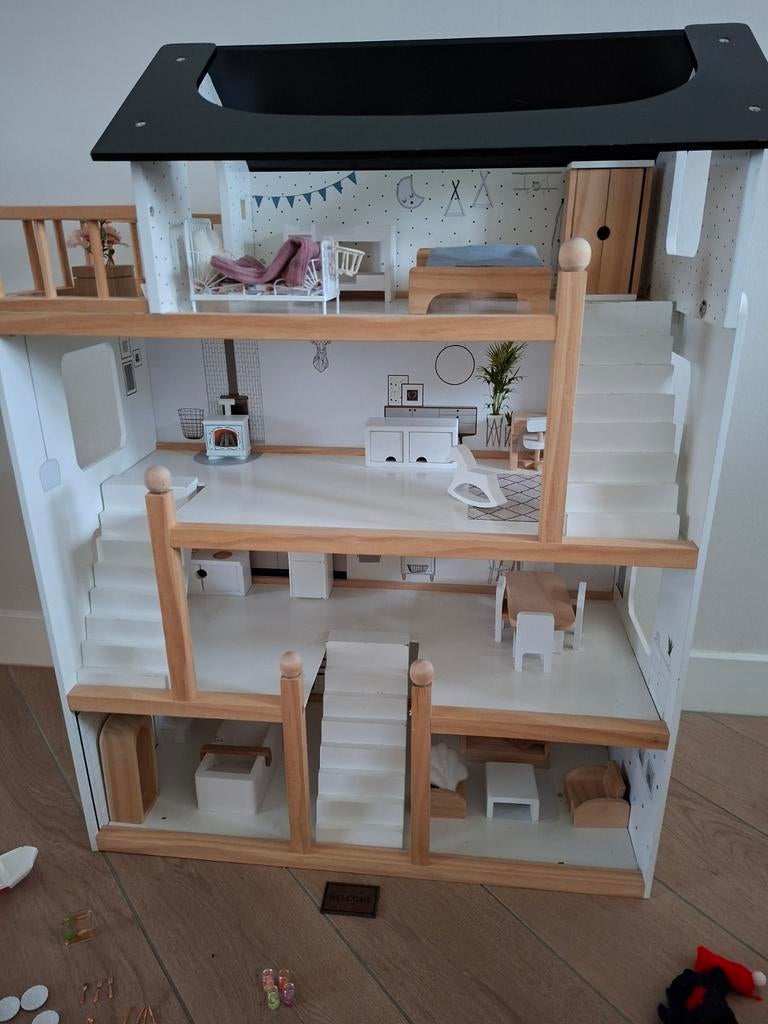 Poppenhuis Petit Amelie met meubels en accessoires, Ophalen