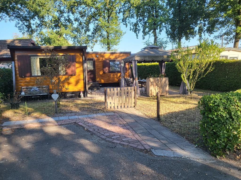 Chalet te koop op eigen grond 274 m2 (Tussen Breda-Tilburg), Chalet, Verkoop zonder makelaar, Noord-Brabant, 2 slaapkamers