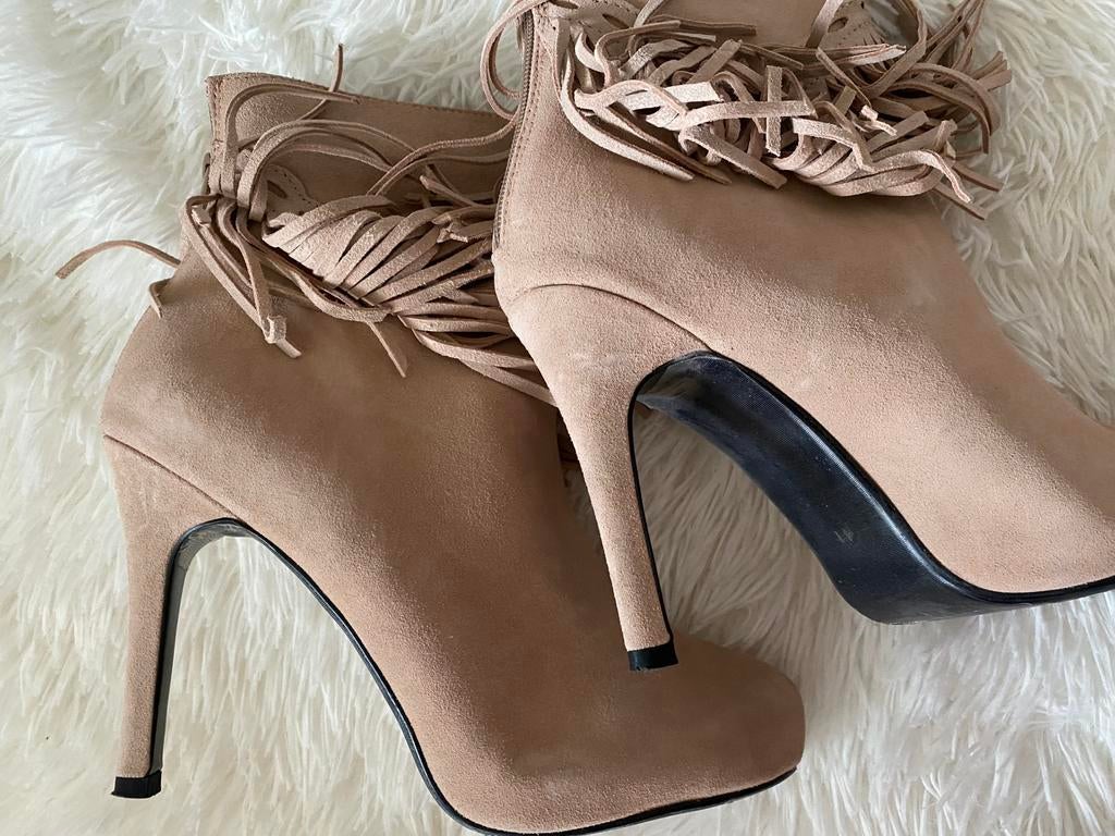 Nieuwe schattige enkellaarzen maat 41 van merk Glamorous, Beige, Lage of Enkellaarzen, Nieuw, Ophalen of Verzenden