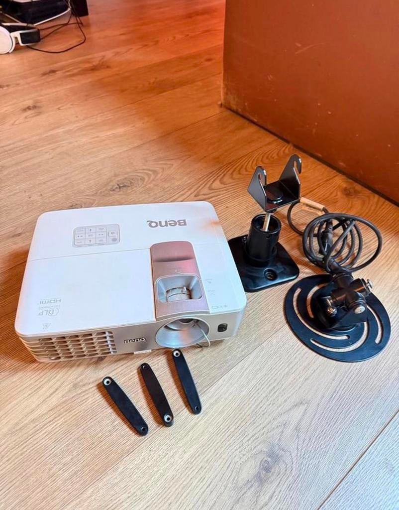 BenQ beamer, Ophalen of Verzenden, Zo goed als nieuw