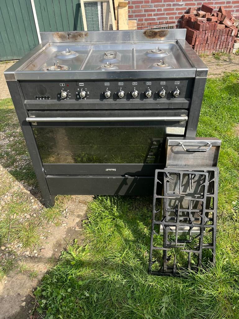 Smeg gasfornuis met elektrische oven - Opknapper, Witgoed en Apparatuur, Fornuizen, Ophalen, Gebruikt, 60 cm of meer, 4 kookzones