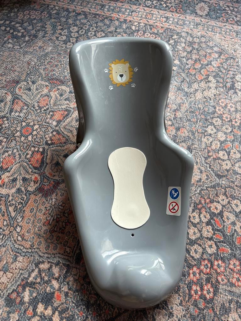 Badverkleiner voor baby - Grijs met leeuw, Kinderen en Baby's, Badjes en Verzorging, Gebruikt, Badzitje of Badring, Standaard