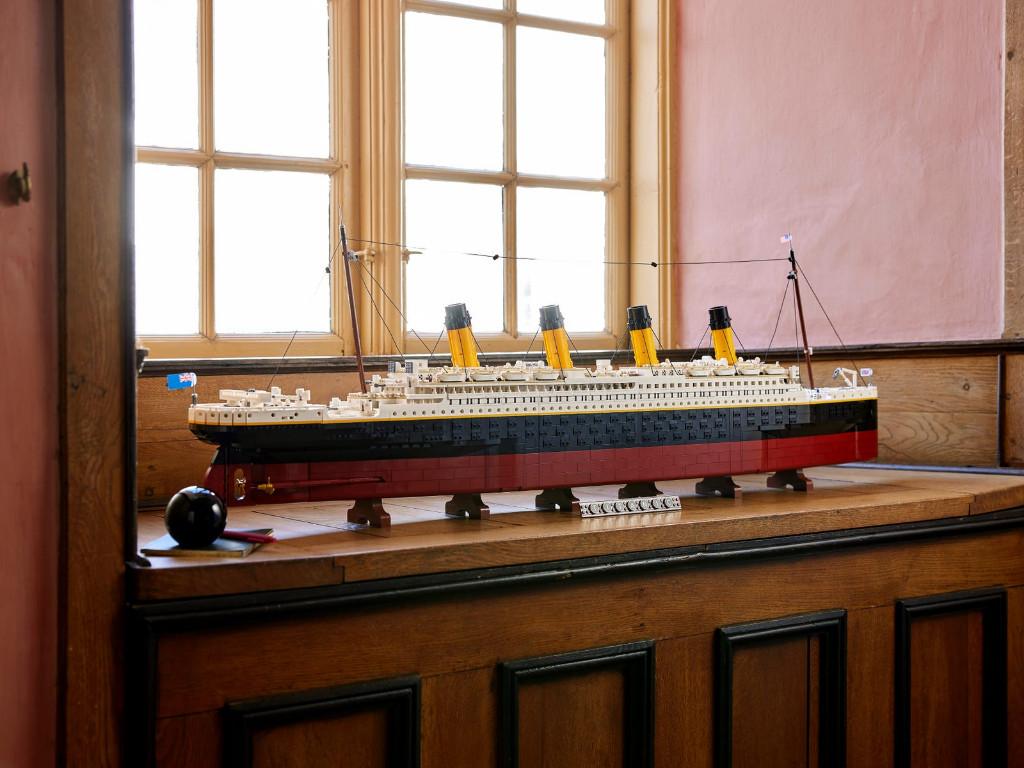 Te huur: Lego Titanic, Kinderen en Baby's, Speelgoed | Duplo en Lego, Ophalen, Zo goed als nieuw, Complete set, Lego
