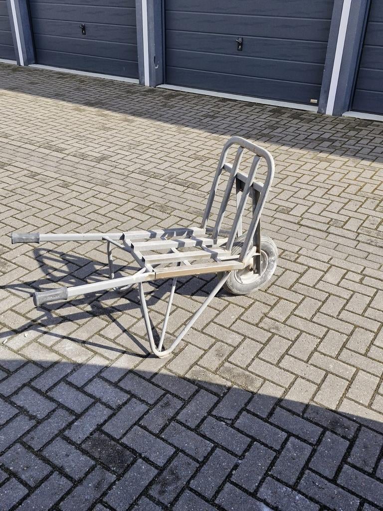 Steenkruiwagen matador, Doe-het-zelf en Verbouw, Transportwagens, Minder dan 60 liter, Ophalen of Verzenden, Gebruikt, Transportkar
