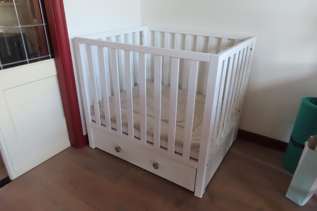 Box met lade + boxkleed & matras, Kinderen en Baby's, Boxen, Ophalen, Zo goed als nieuw, Vierkant, In hoogte verstelbaar