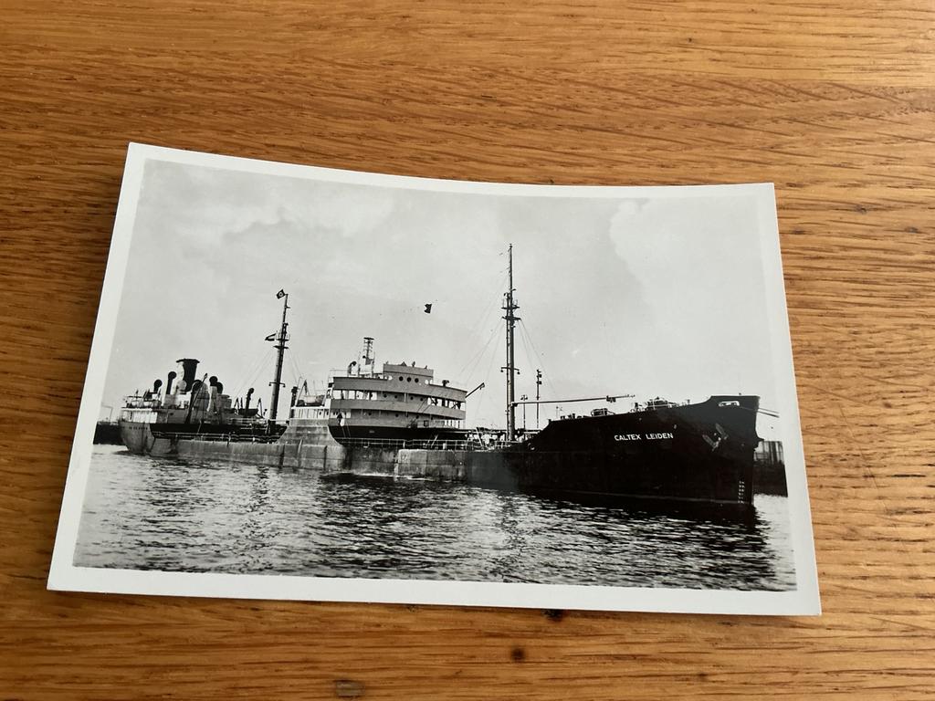 S352 CALTEX LEIDEN, Verzamelen, Ophalen of Verzenden, Zo goed als nieuw, Kaart, Foto of Prent