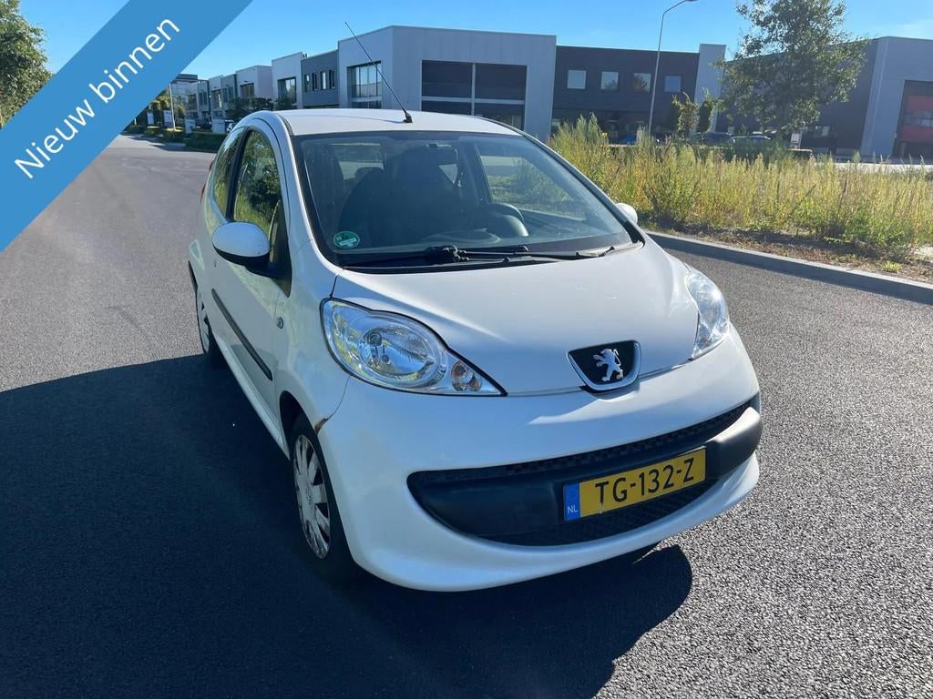 Peugeot 107, Auto's, Peugeot, Voorwielaandrijving, Stof, Gebruikt, Zwart