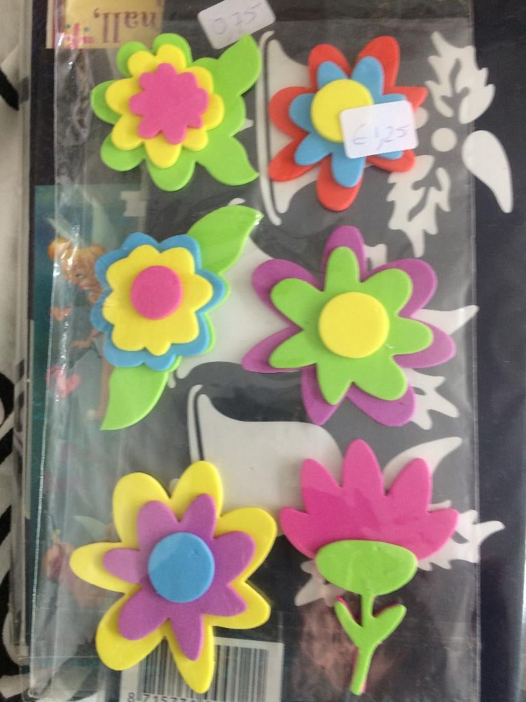 6 bloemenfiguurtjes van foam, Ophalen of Verzenden, Nieuw, Materiaal