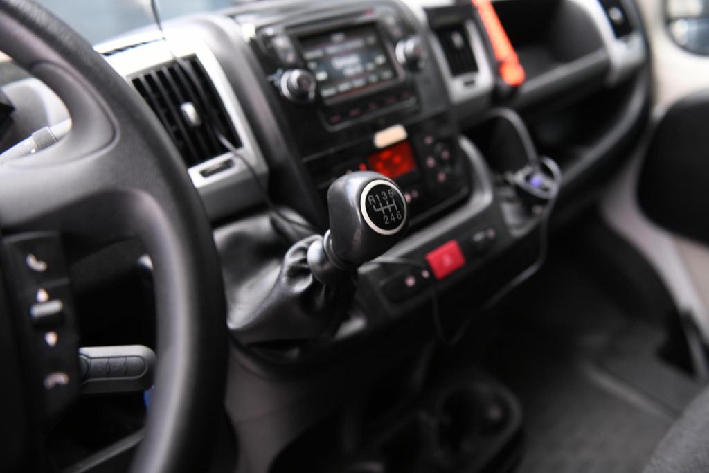 Fiat Ducato 35 2.3 MultiJet - Grote laadbak met oprijlaadkle, Voorwielaandrijving, Gebruikt, 150 pk, 2500 kg