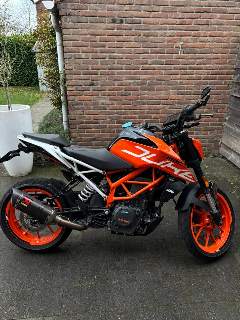 KTM DUKE 390 AKRAPOVIČ, Particulier, Naked bike