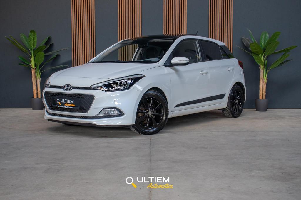 Hyundai i20 1.2 HP i-Motion Premium | PANO*CRUISE*LED, Auto's, Euro 5, Gebruikt, Zwart, 4 cilinders