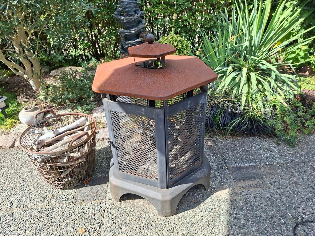 Tuinkachel met verlichting en oude beenmand, Ophalen of Verzenden, Gebruikt