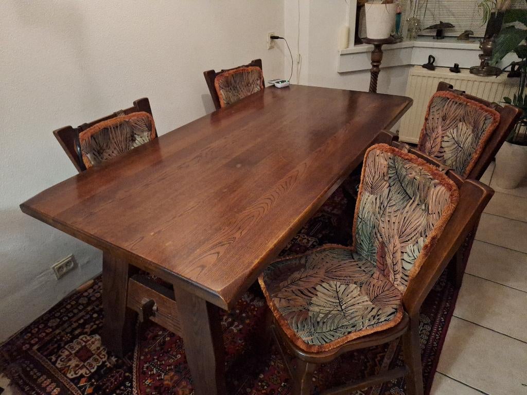 Mooi zware Donker Eiken eethoek , met 4 stoelen., Huis en Inrichting, Ophalen of Verzenden, Gebruikt, Klassiek, Landelijk, en meer...