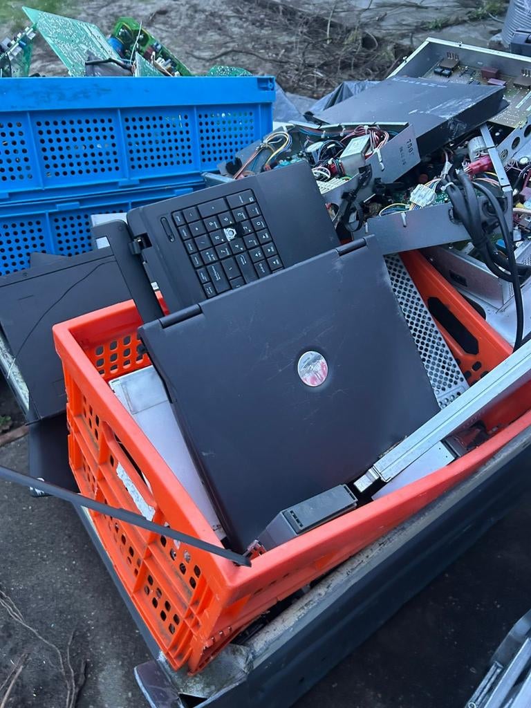 Gezocht schroot laptops per kilo, Doe-het-zelf en Verbouw, Ophalen of Verzenden