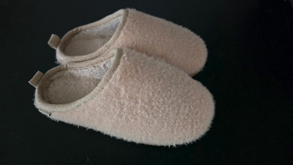 pantoffels Ayacucho maat 36, Beige, Ophalen of Verzenden, Zo goed als nieuw, Ayacucho