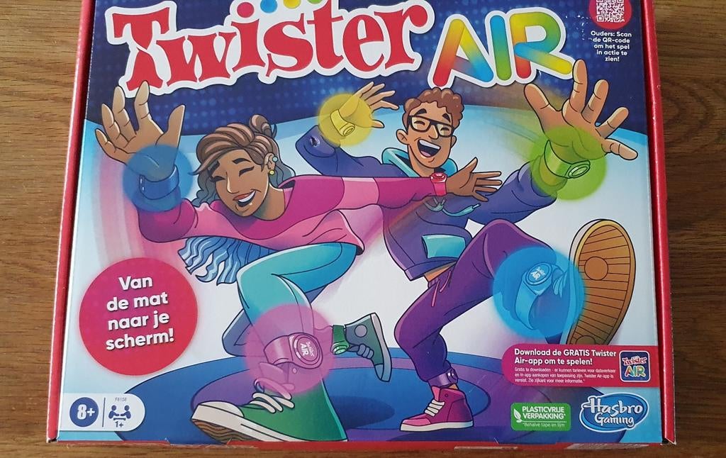 Twister Air -  Bijna Nieuw spel!, Nieuw, Ophalen of Verzenden, Vijf spelers of meer, Hasbro